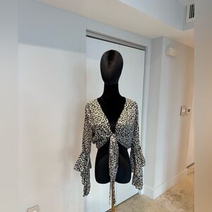 Black/browny & cream/tan exotic pattern Women's long sleeve crop top silk size S